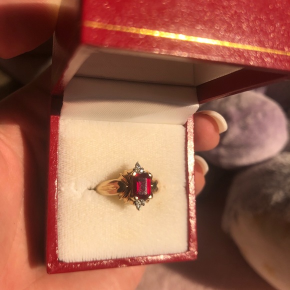 ‼️ SOLD ‼️10K SOLID Gold, GENUINE Diamond Ring - Picture 3 of 4